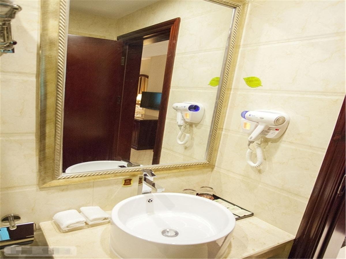Vienna International Hotel Shanghai Hengshan Road Zewnętrze zdjęcie