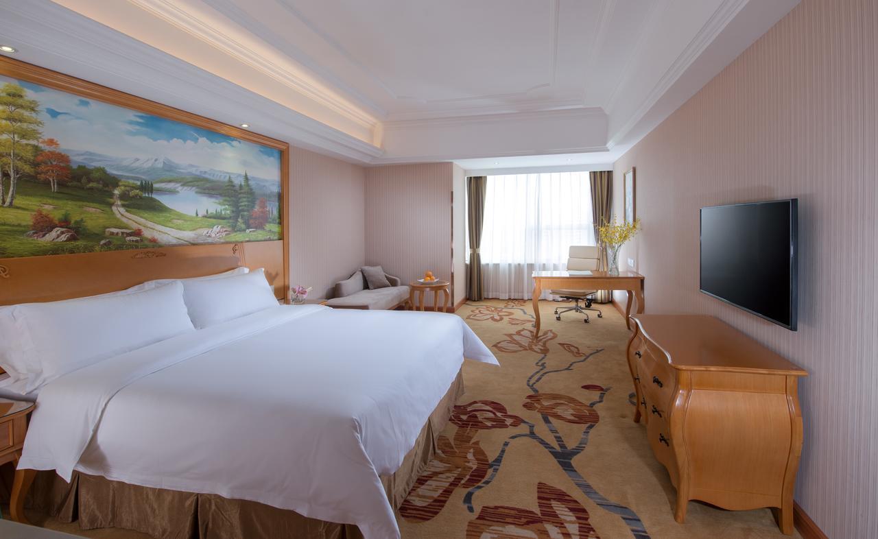 Vienna International Hotel Shanghai Hengshan Road Zewnętrze zdjęcie